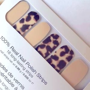 Color Street Nails, Retired set
Bundle and save on shipping per set! 5/$20